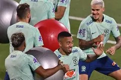 开云体育app中国-沙尔克队积极备战，雄心勃发()