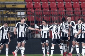 开云官方在线-乌迪内斯客场遭遇惨败，欧战资格前景蒙上阴影()