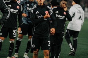 开云体育sports-法兰克福客场逆转失败，德甲争冠形势严峻()