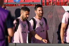 开云体育-梅西连续两场破门，巴萨客场击败对手()